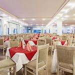 מלון Acg Palace אלאניה