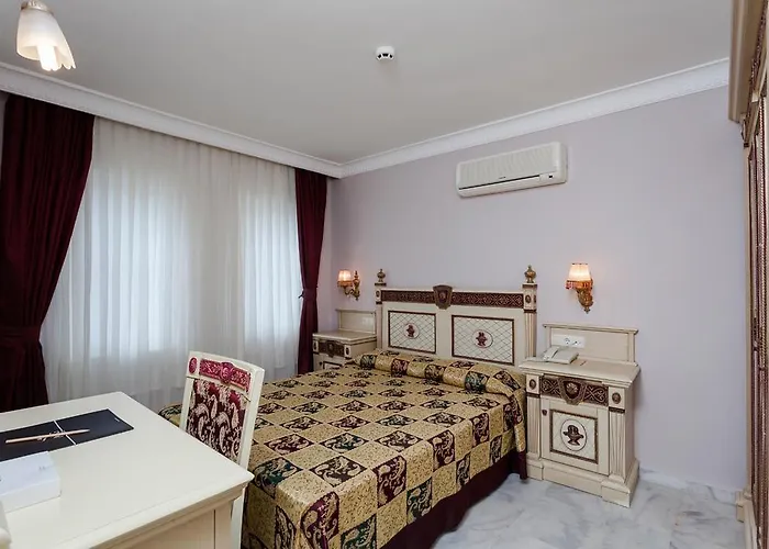 Hotel Acg Palace
